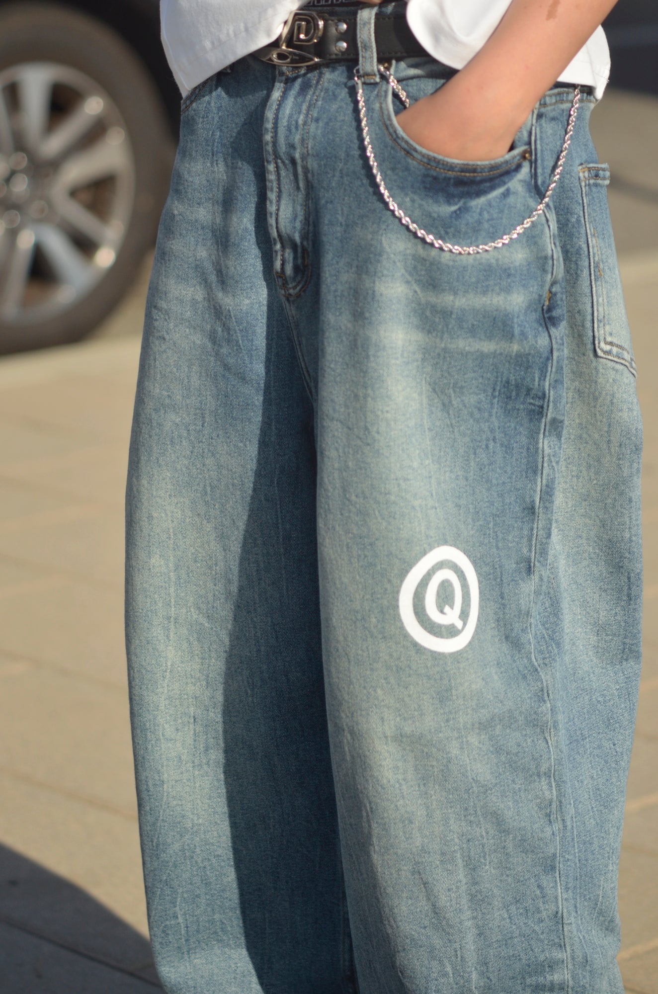 "Copyright" Faded Curved Jeans